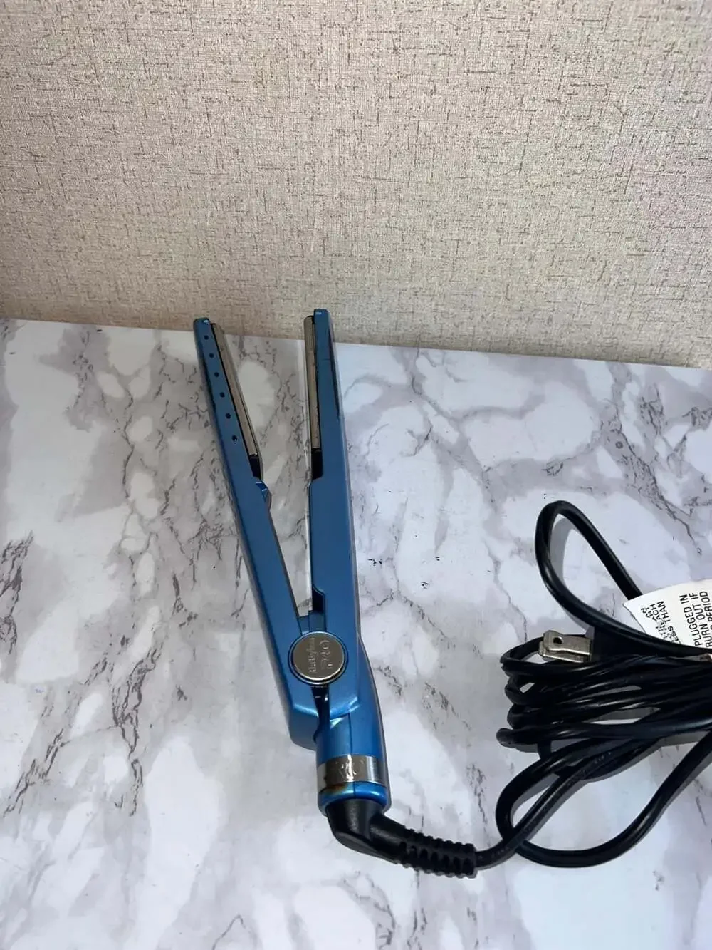 BaBylissPRO Nano Titanium Ultra-Thin Straightening Iron (Model BABNT2091T)